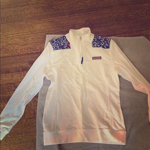 vineyard vines festive pullover